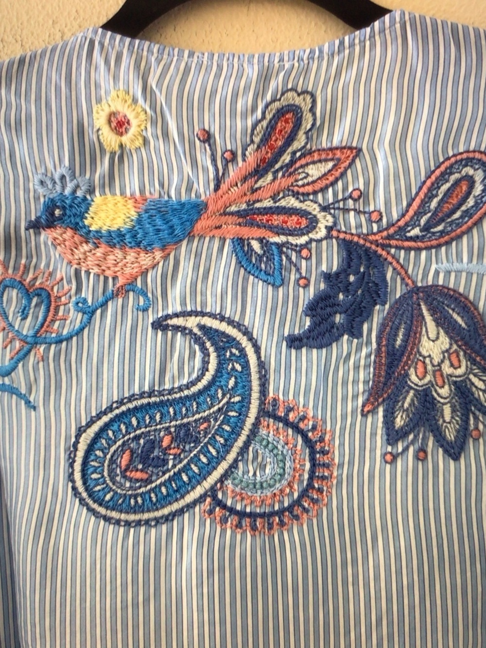 Johnny Was Light Blue Striped Embroidered Paisley V-Neck Tunic - Picture 7 of 8
